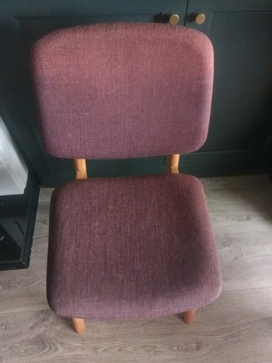 4 x Oak kitchen chairs - Image 1