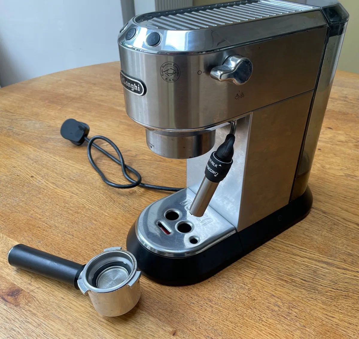 De Longhi Coffee Machine - Image 1