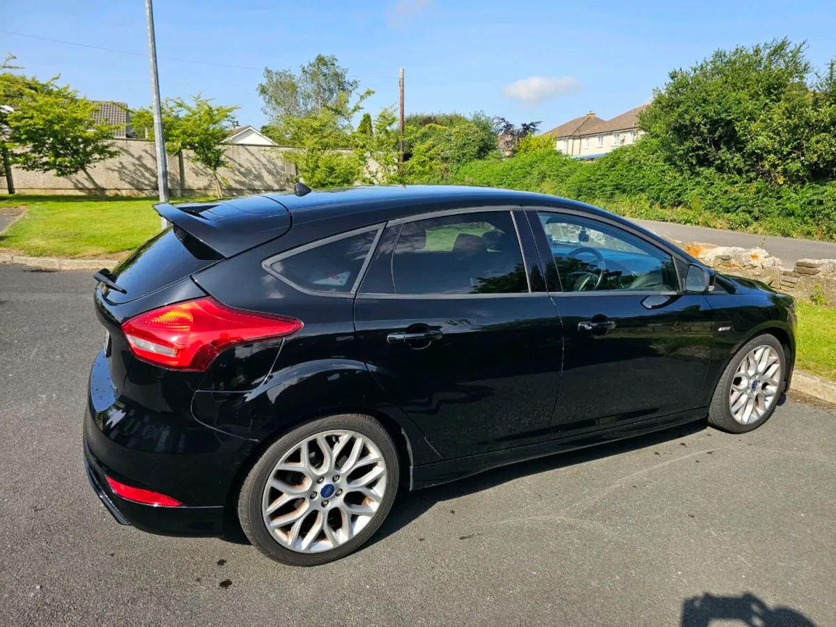 Ford Focus ST 2018 - Image 3