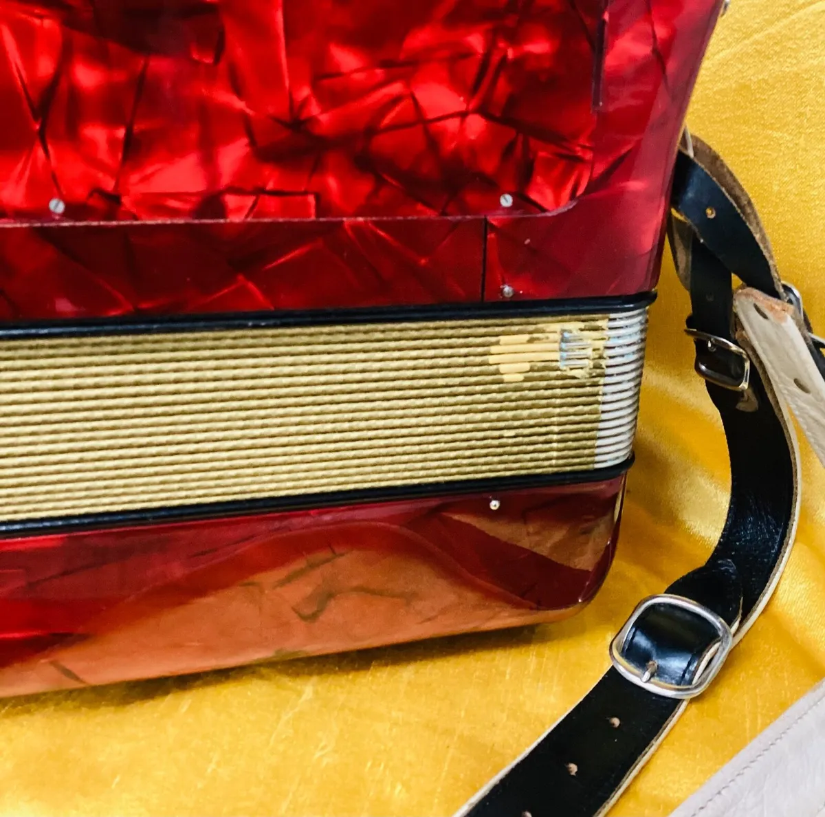 HOHNER C/F CLUB III 3 VOICE BUTTON ACCORDION USED - Image 3