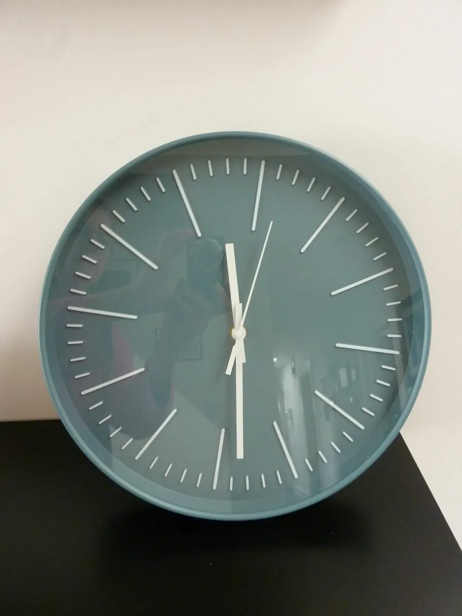 Wall clock