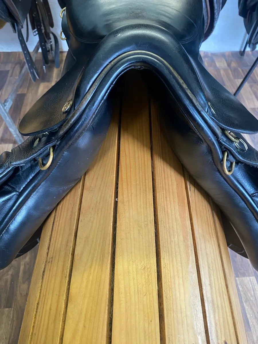 Ideal 16.5 black leather pony saddle - Image 4