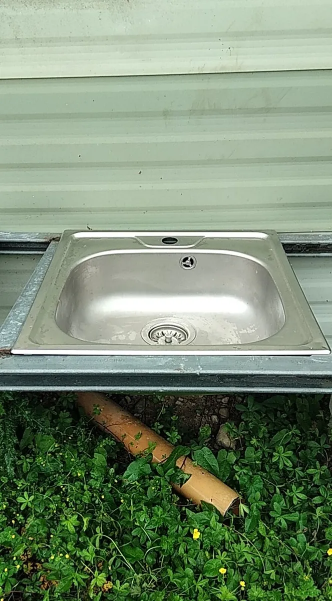 Kitchen sinks - Image 3
