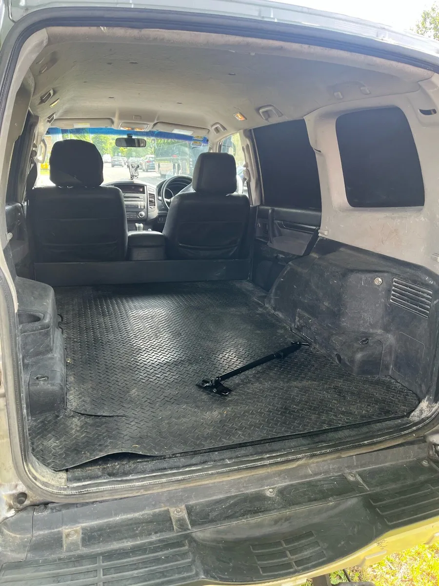 Car - Image 4