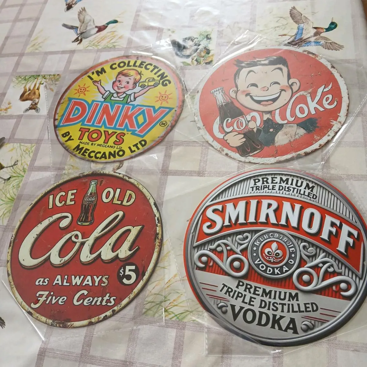 VINTAGE TIN SIGNS - Image 4