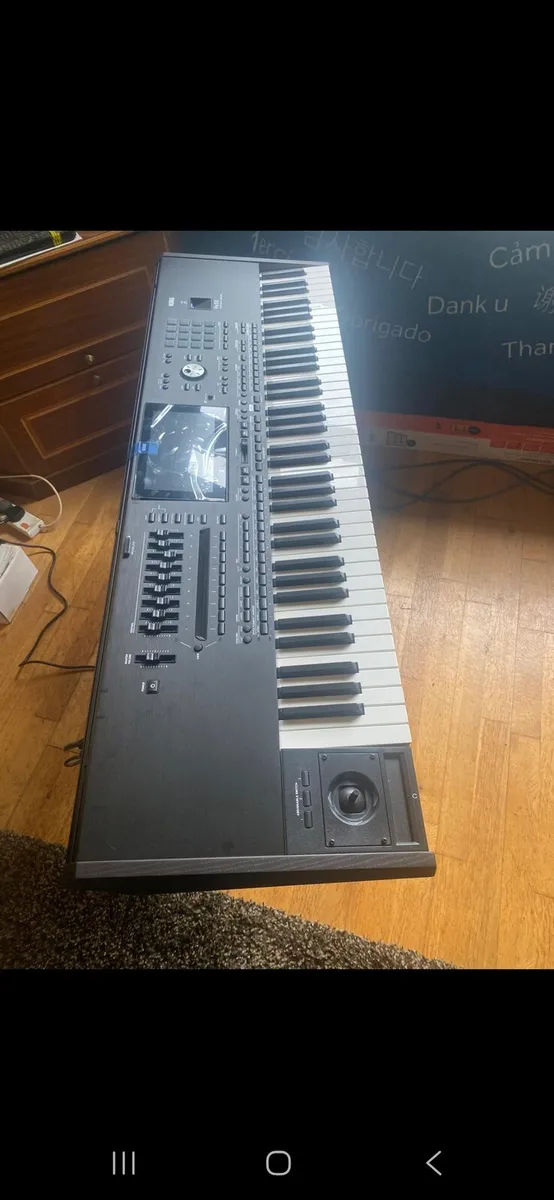 Korg  pa5x keyboard - Image 1