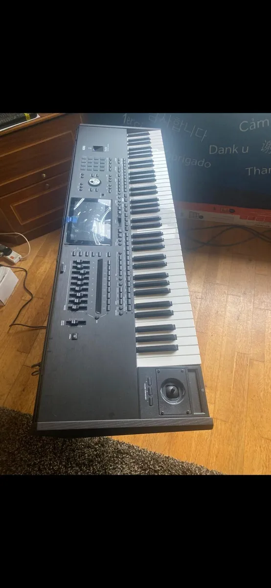 Korg  pa5x keyboard - Image 4