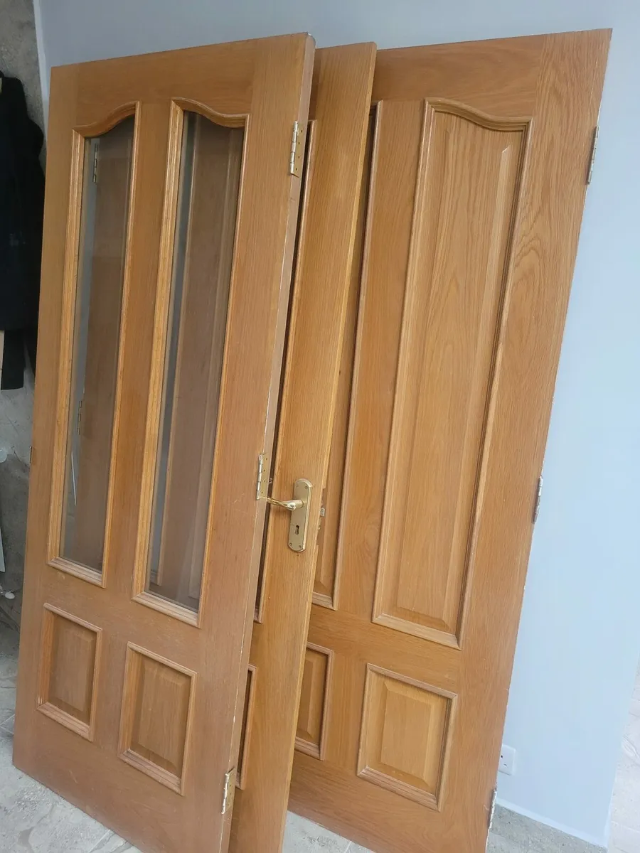 Heavy wood doors - Image 1