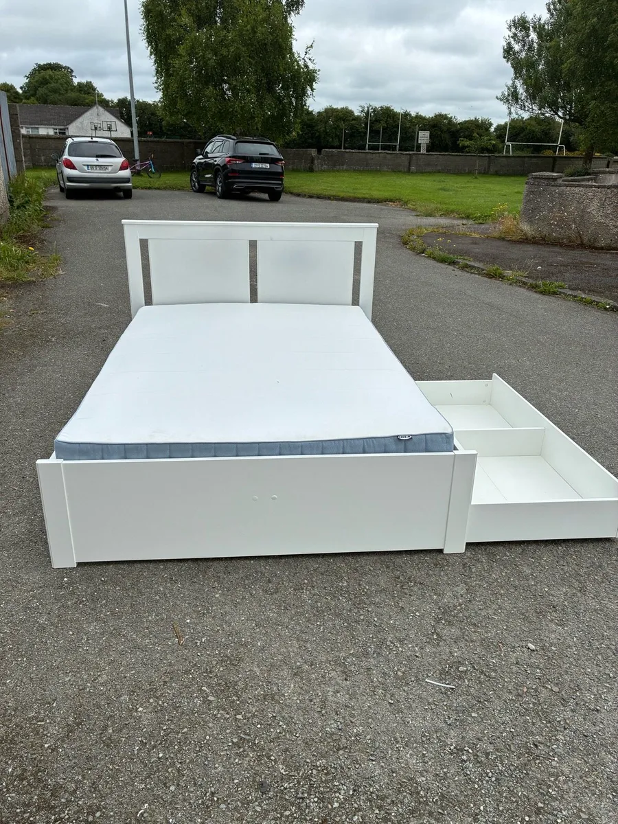 White double bed with 2 Drawers VGC!! - Image 3