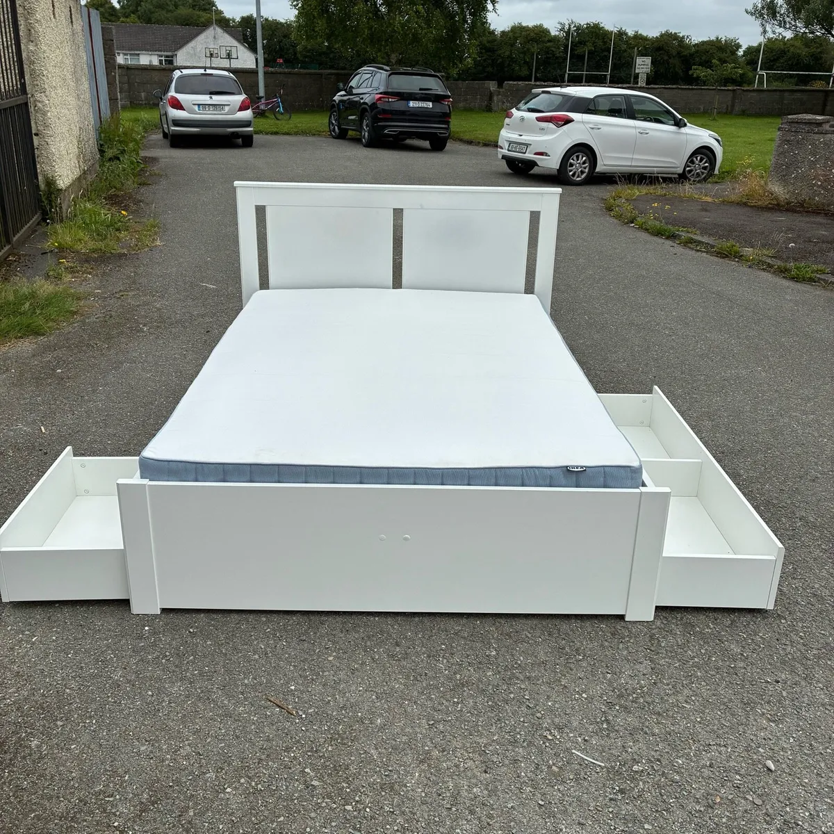 White double bed with 2 Drawers VGC!! - Image 4