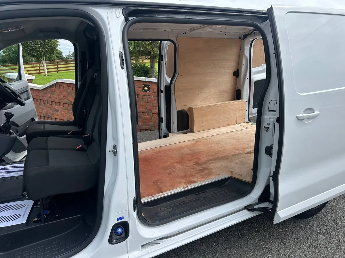 Vauxhall Vivaro sportif 2022 - Image 4
