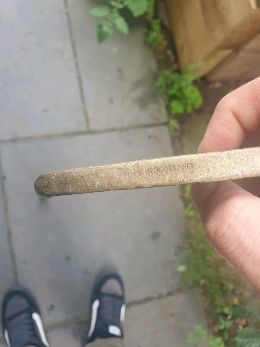 Vintage brass golf putter - Image 2