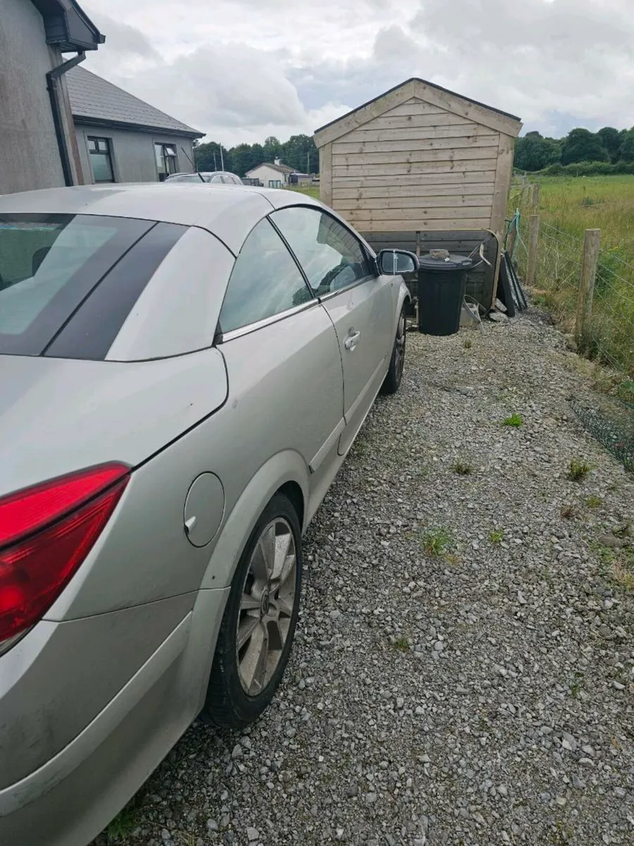Car - Image 1