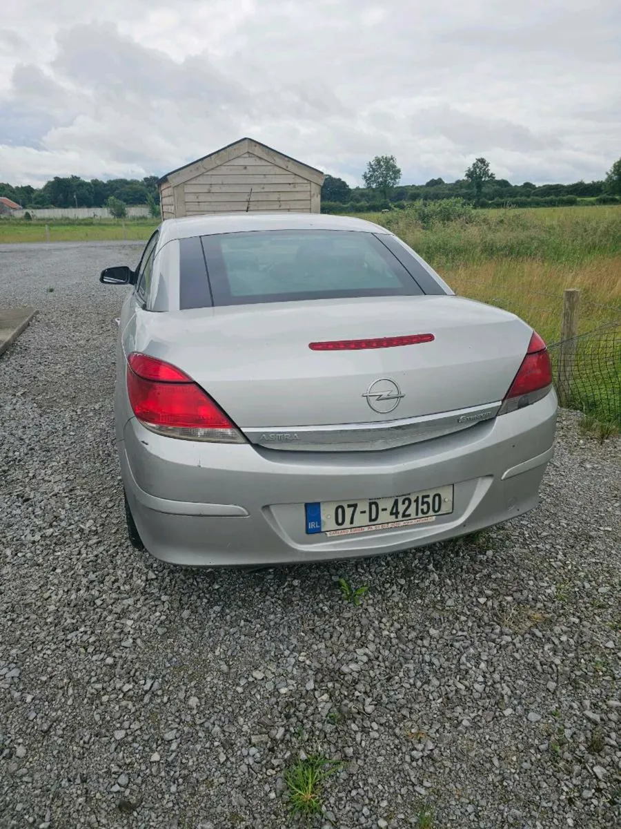 Car - Image 3