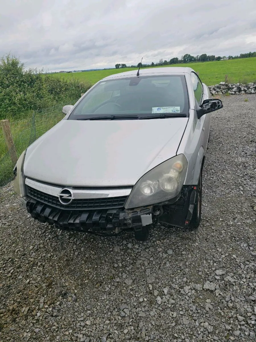 Car - Image 4