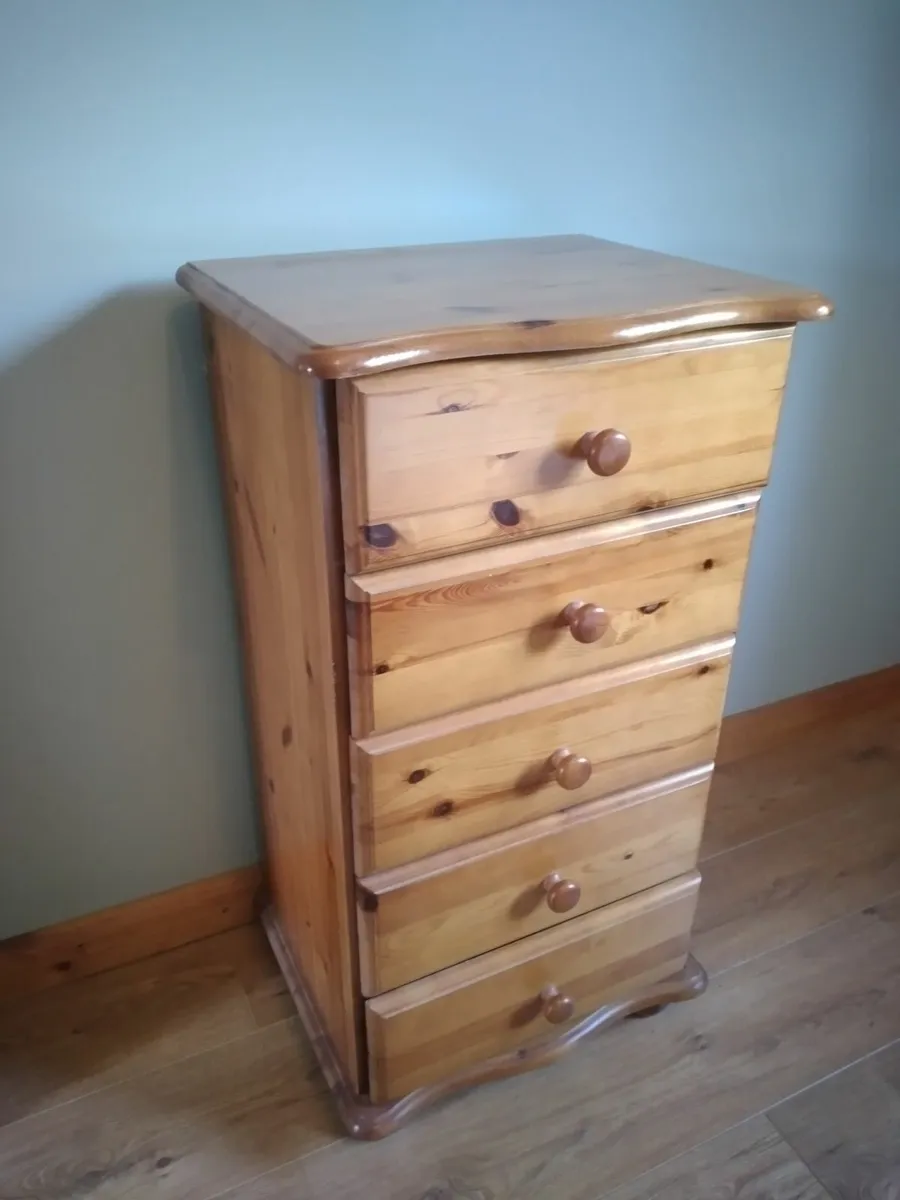 bedroom furniture - Image 1