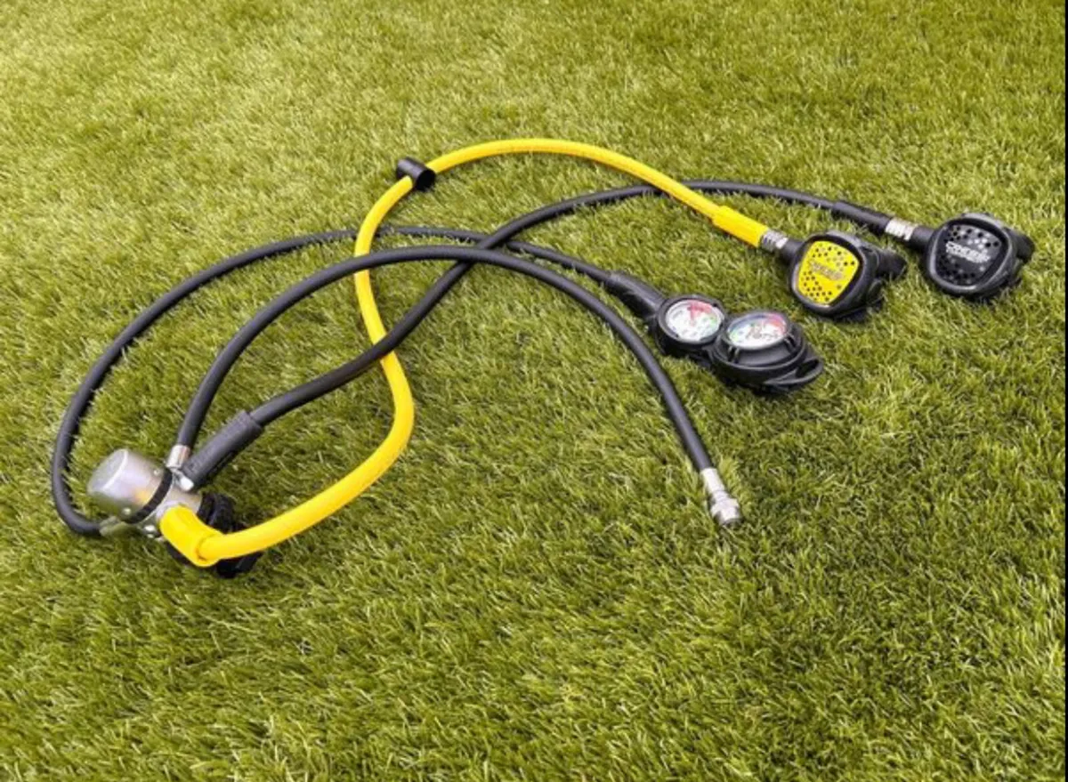 Cressi 2-in-1 regulator
