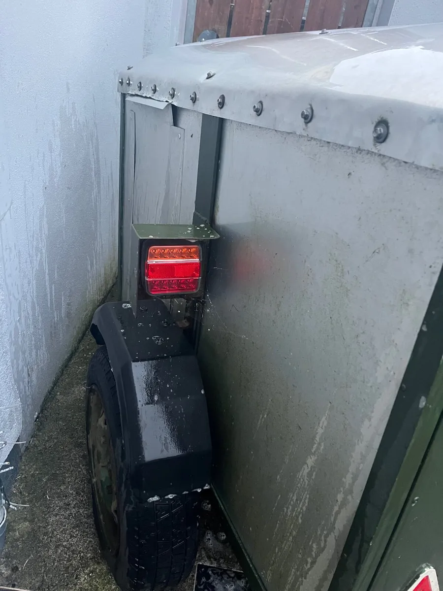Dog Trailer - Image 2