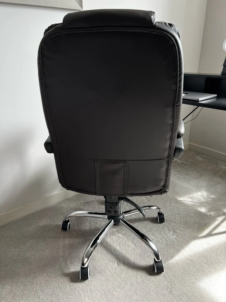 PU Leather Executive Office Chair GREAT Condition - Image 3
