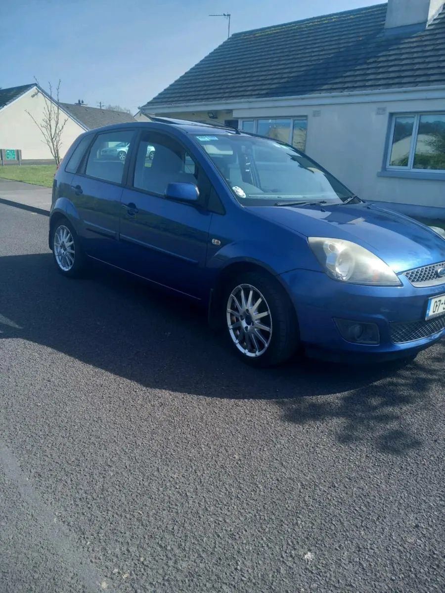 Ford fiesta - Image 4