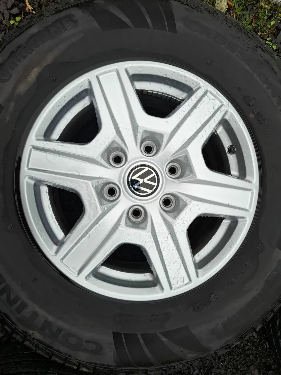 17" Genuine Vw Amarok Alloys with tyres - Image 4