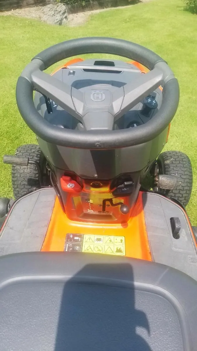 Husqvarna hydrostatic mower - Image 4