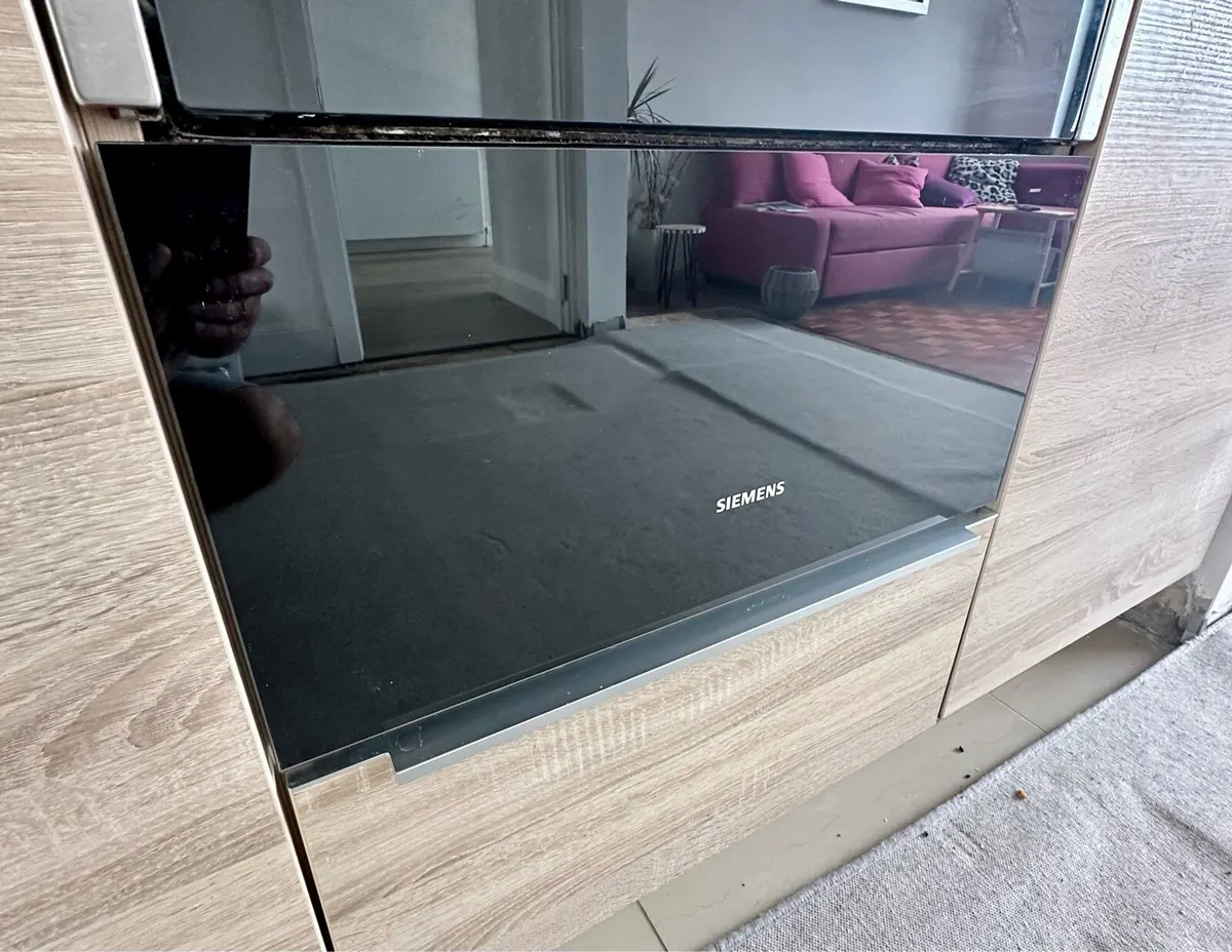 Oven - Image 1