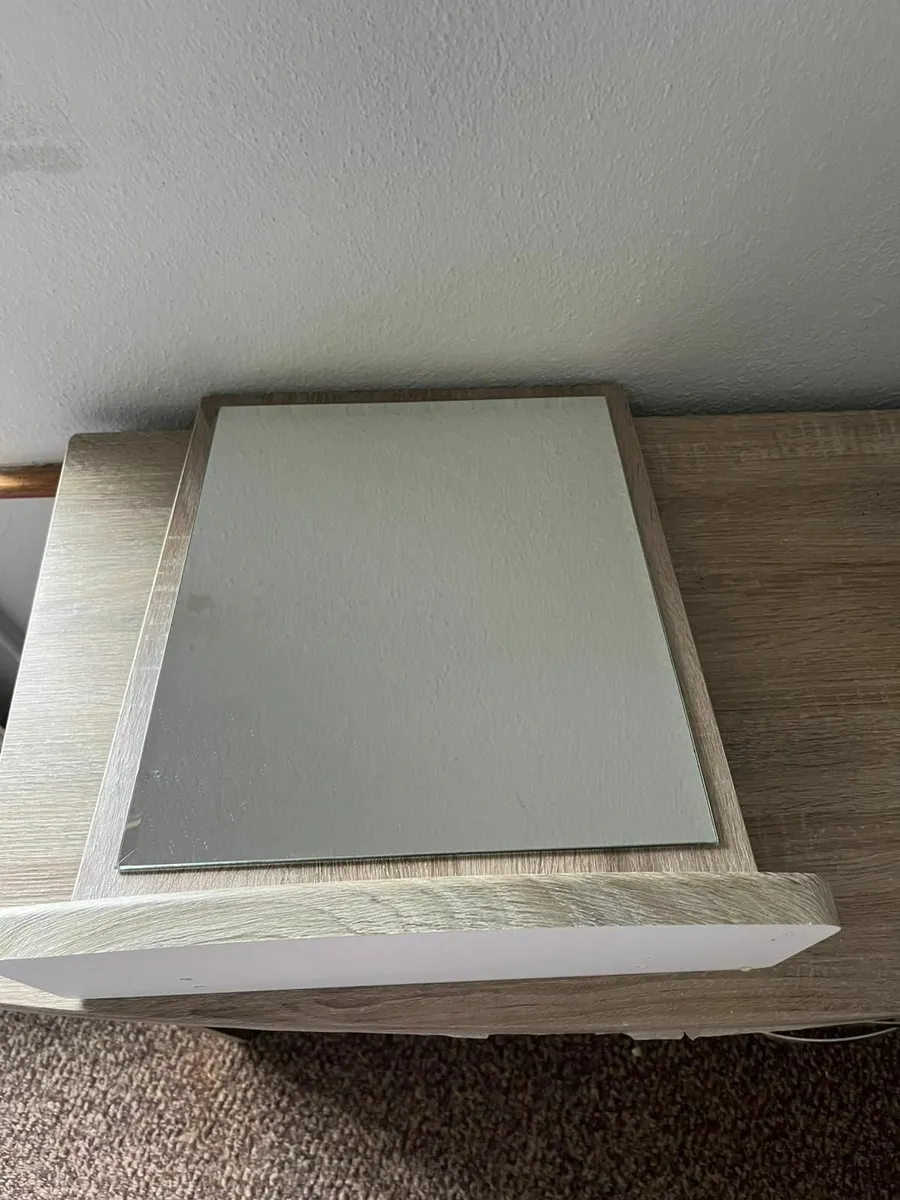 Dreser mirror and stool - Image 2