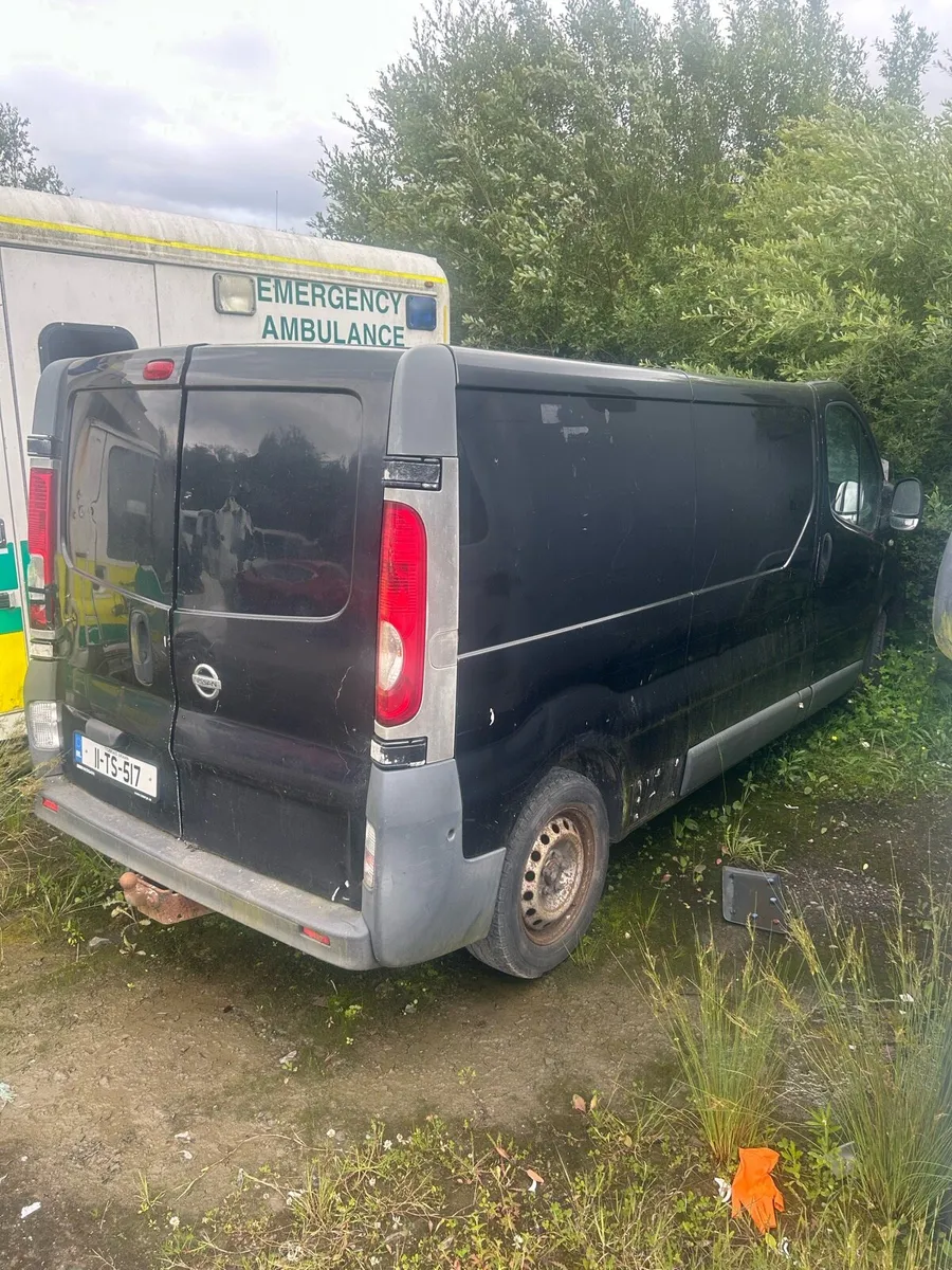 Van + car - Image 2