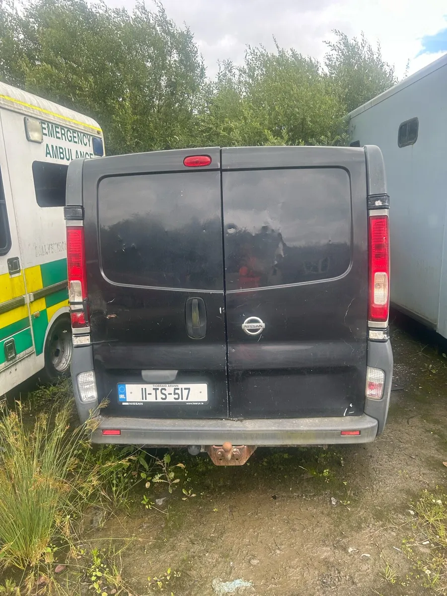 Van + car - Image 3