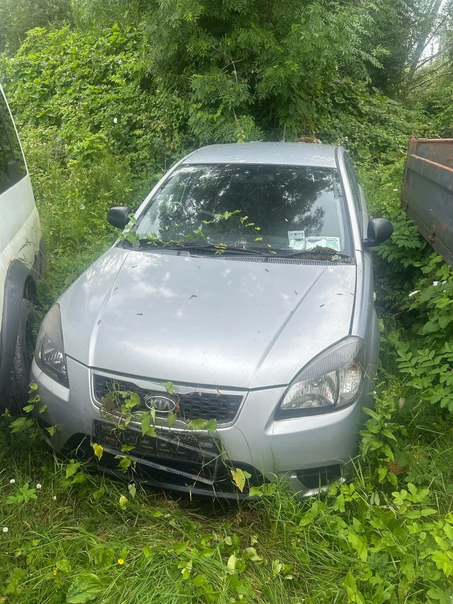 Van + car - Image 4