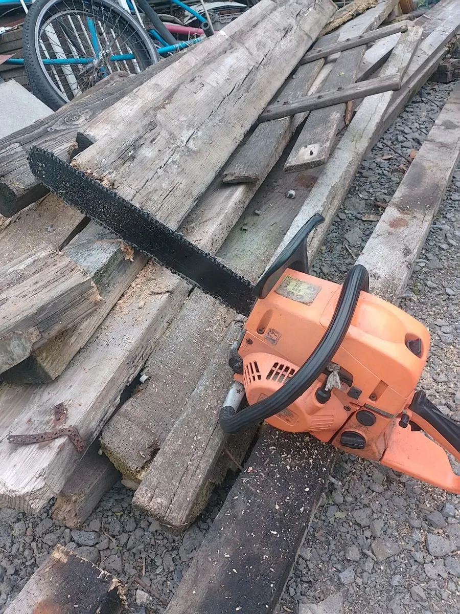 Can post! 50cc chainsaw 18" - Image 1