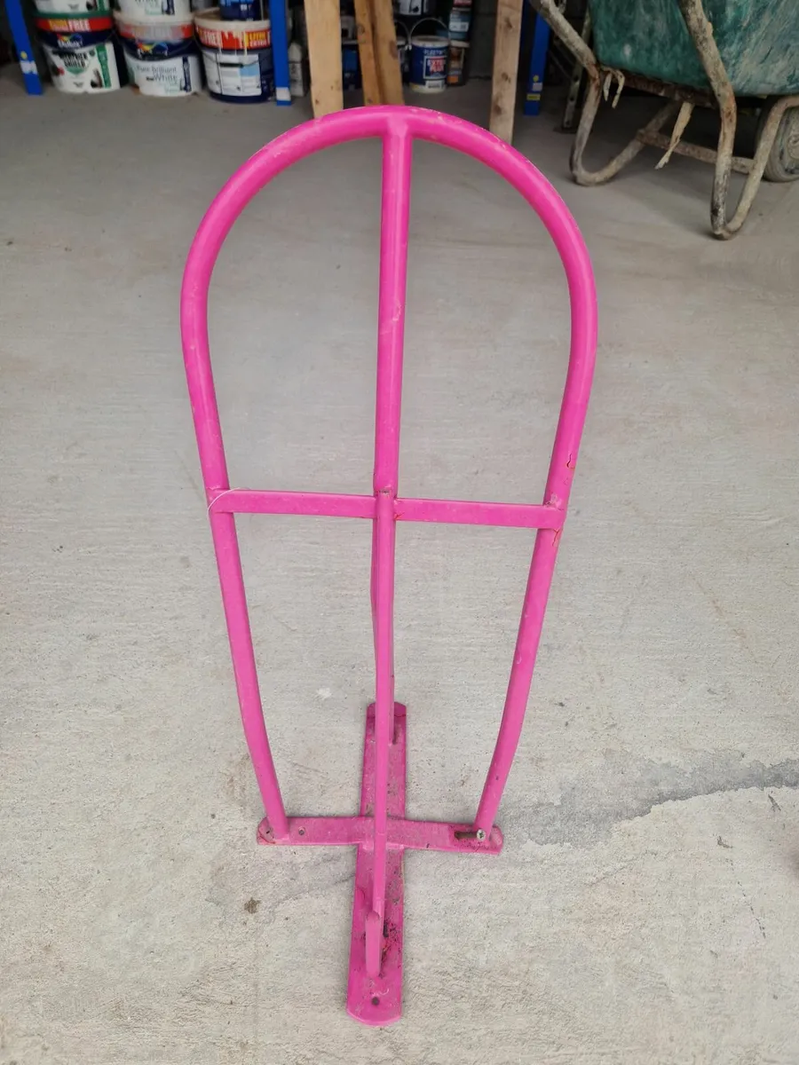 Saddle racks - Image 1
