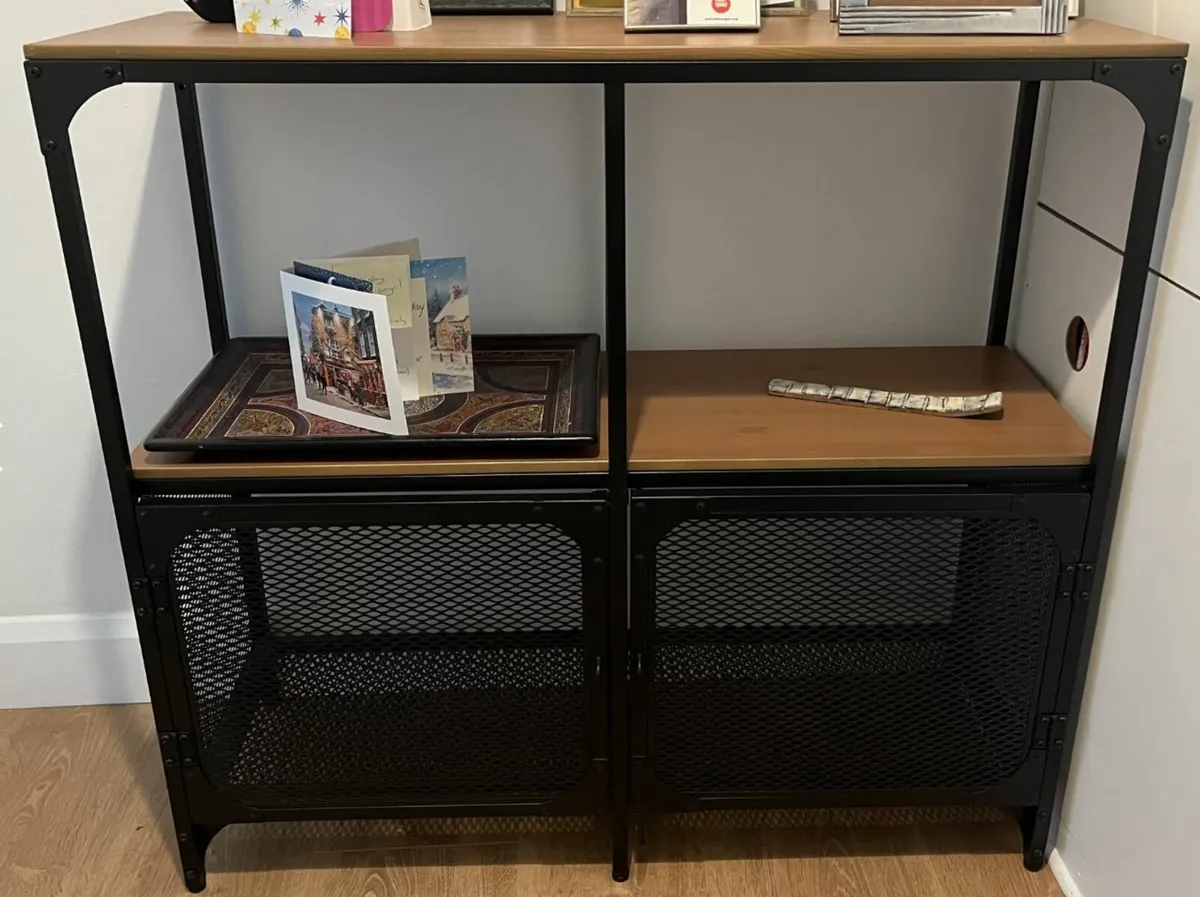 Cabinet - Image 1