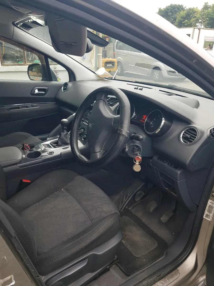 2010  peugeot 3008 1.6 diesel 6 speed manuel - Image 4