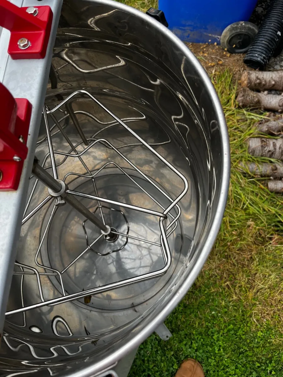4 frame honey extractor manual - Image 2