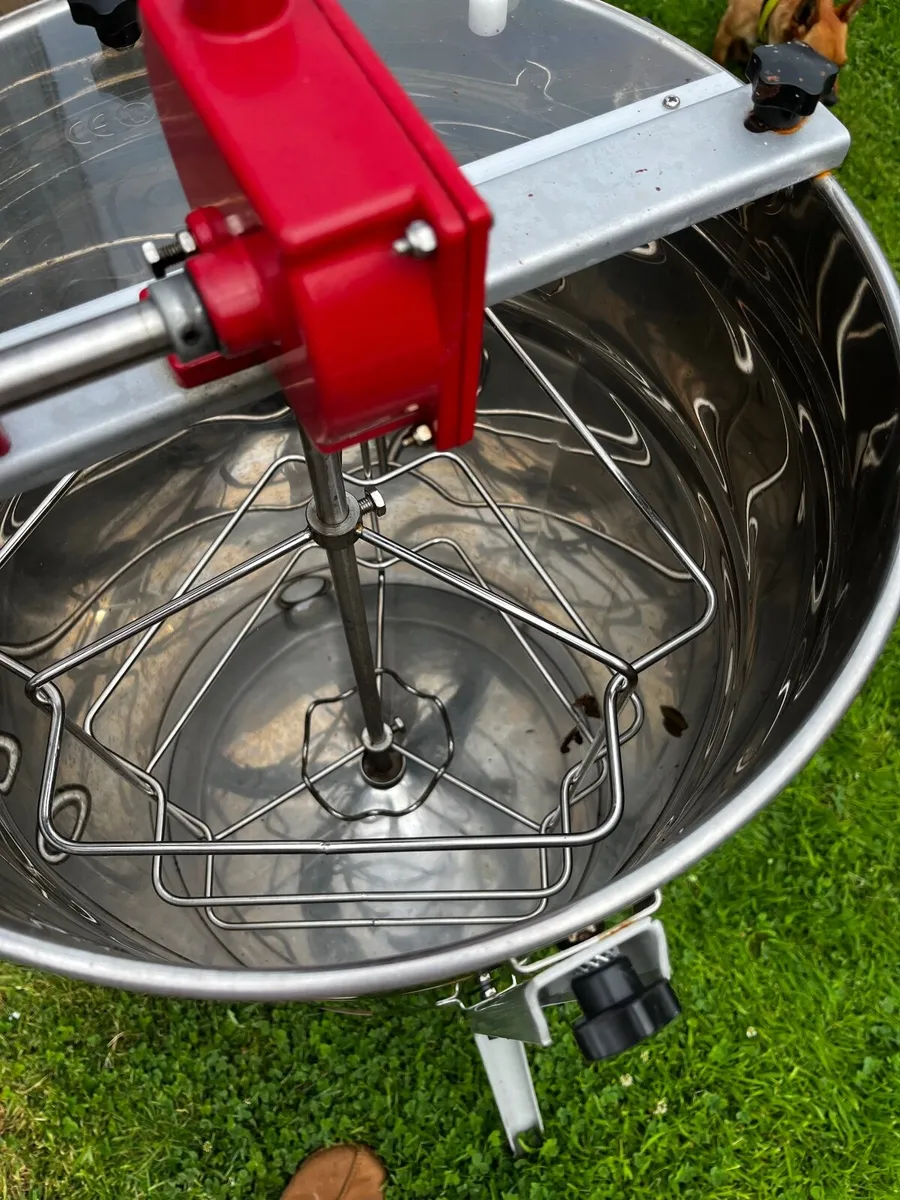 4 frame honey extractor manual - Image 3