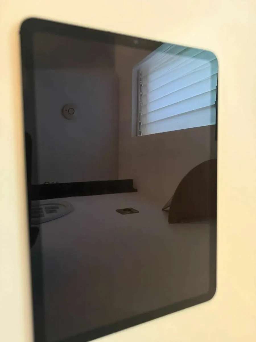Apple iPad Air 5th Gen 10.9" 256GB Unlocked - Image 1