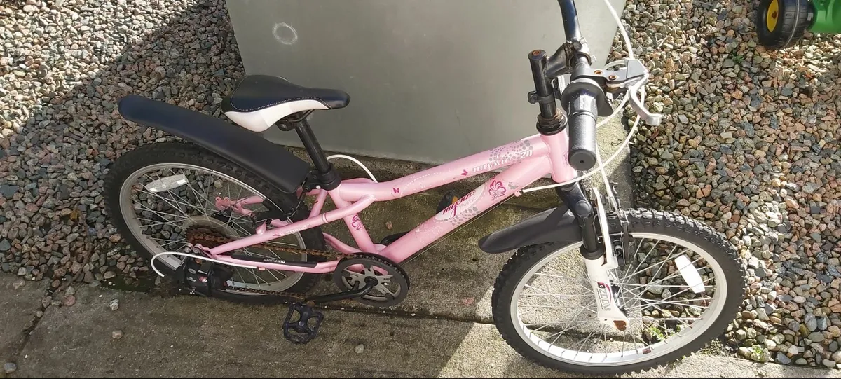 Childs bicycle - Image 1