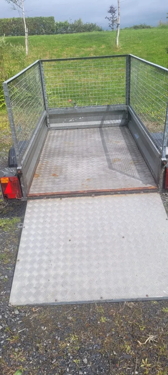 Trailer - Image 4