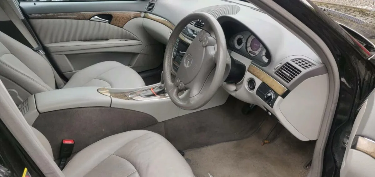 E220 avantgarde Mercedes 2.1 diesel auto - Image 3
