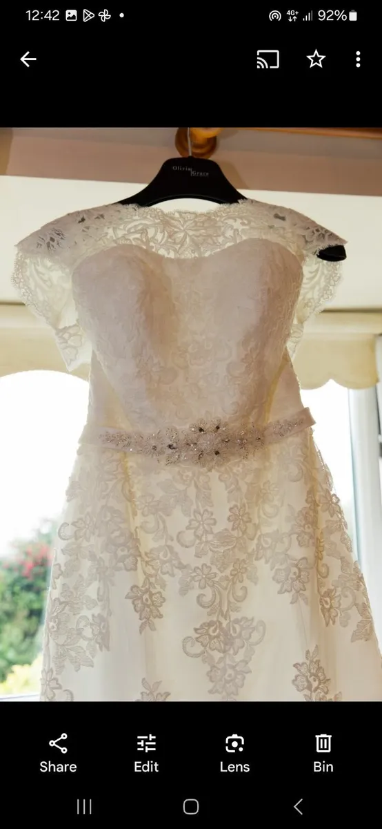 Wedding dress - Image 2