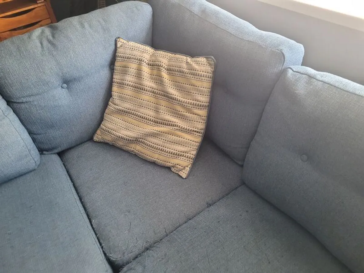 Corner Sofa - used, wear and tear on the seat cushions - Image 4