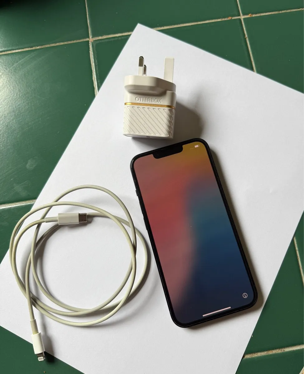 iPhone 13 - 128GB - Image 3