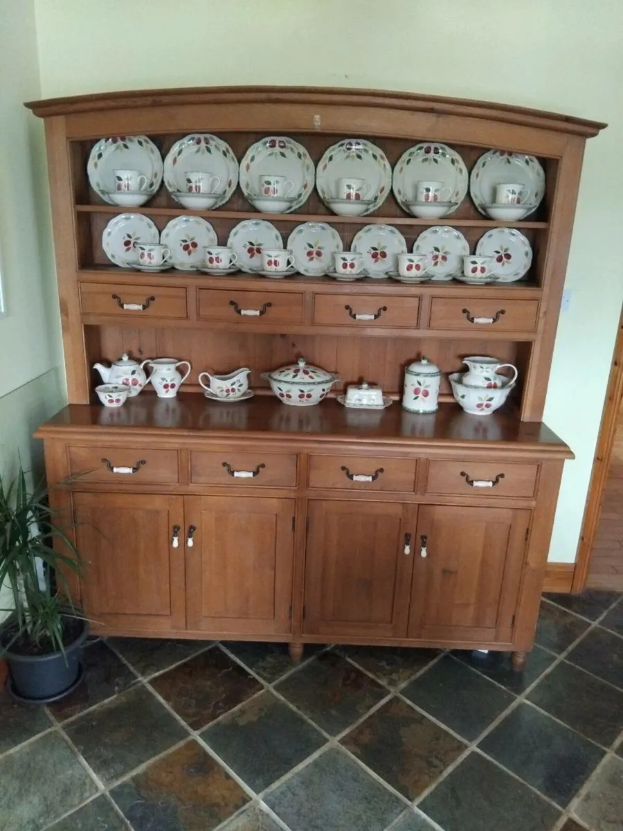 Kitchen dresser - Image 1