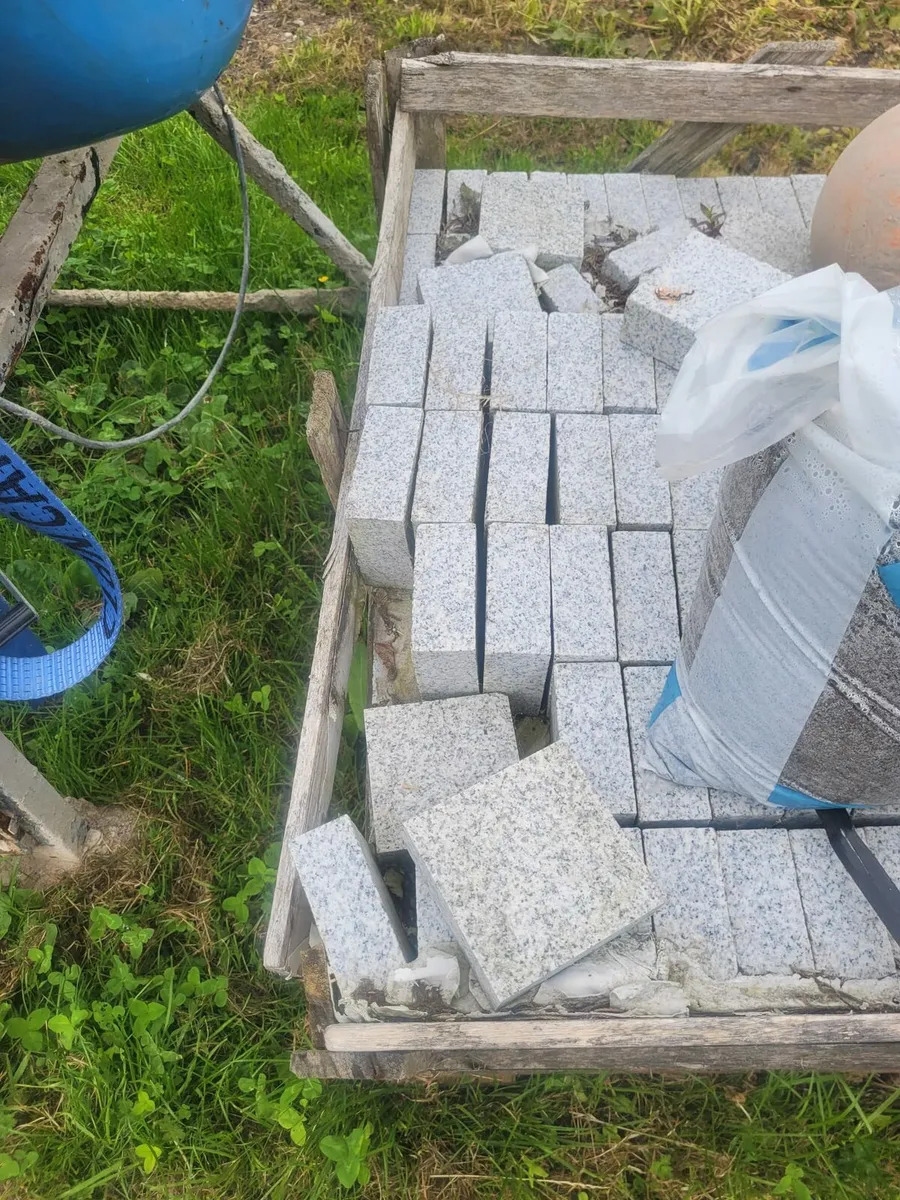 Small Stone slabs / tiles - Image 2