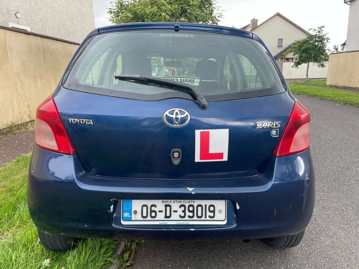 Toyota Yaris 2006 - Image 2