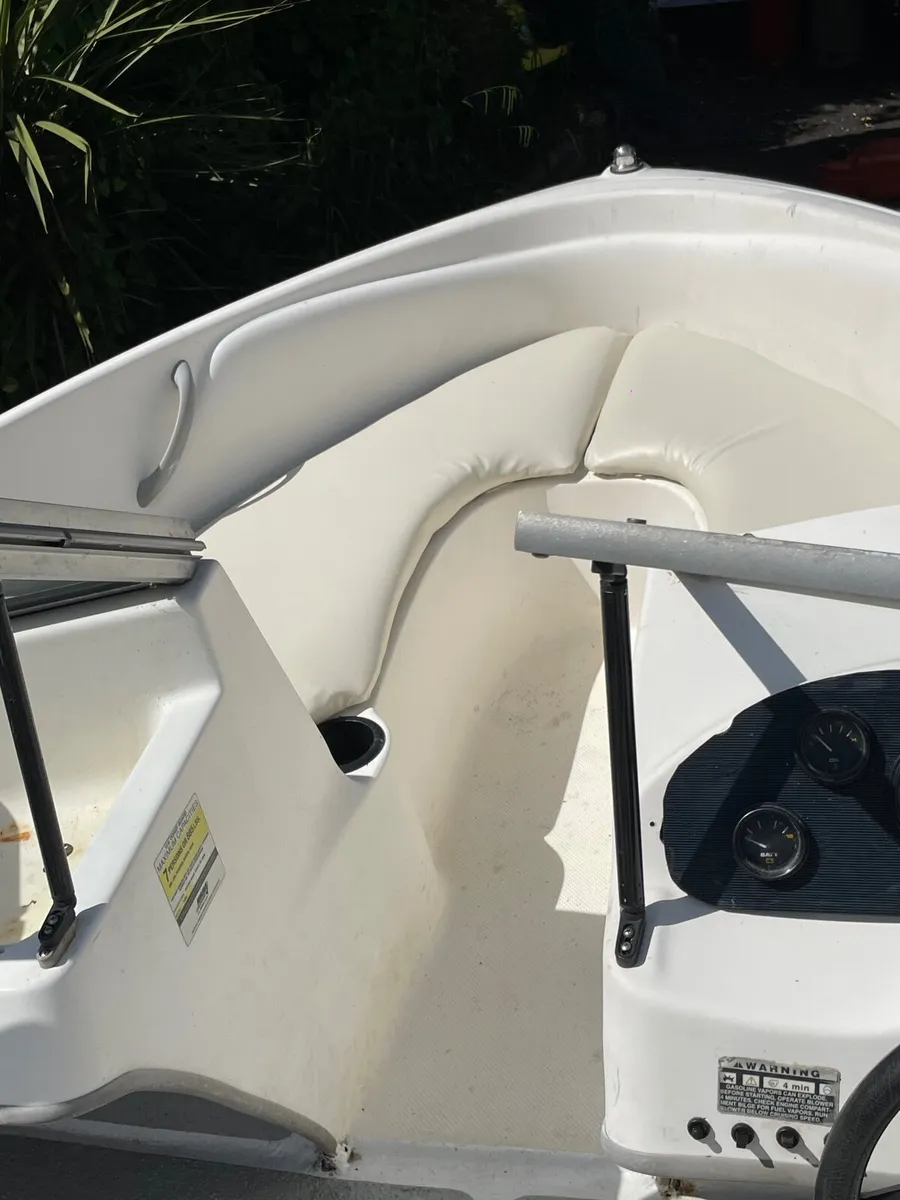 Bayliner 175 speed boat - Image 3