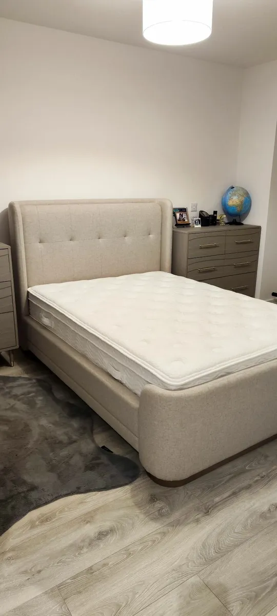 Double mattress like new - Image 2