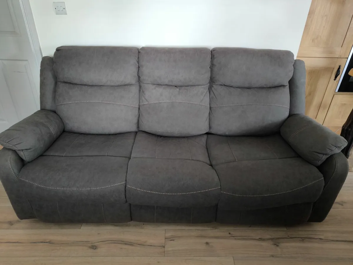 3 Seater Recliner Sofa - Image 1